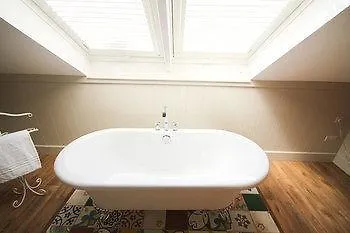 Quinlan & Cooke Boutique Townhouse Cahersiveen